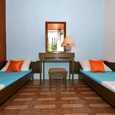 Apartman D Large With Big Terrace Next To The Trogir